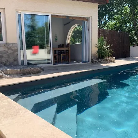 Ferienhaus Gite Avec Piscine Privee Au Coeur D'une Foret De Chenes Proche De Vallon Pont D'arc